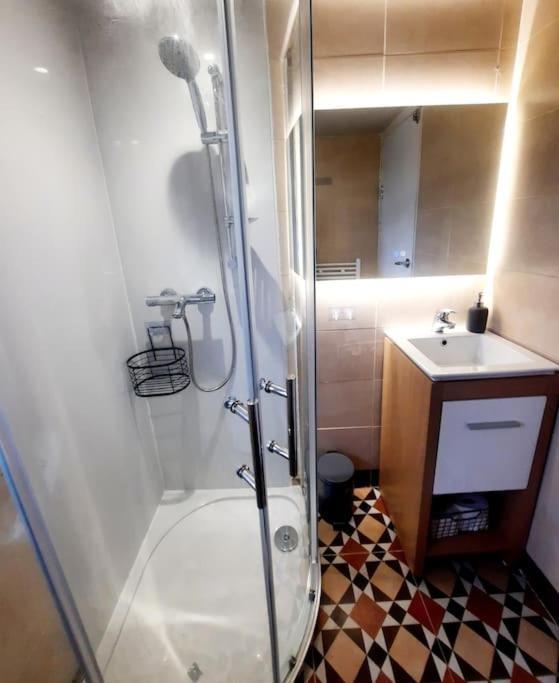 Alross Studio Flat / Private Bathroom لندن المظهر الخارجي الصورة